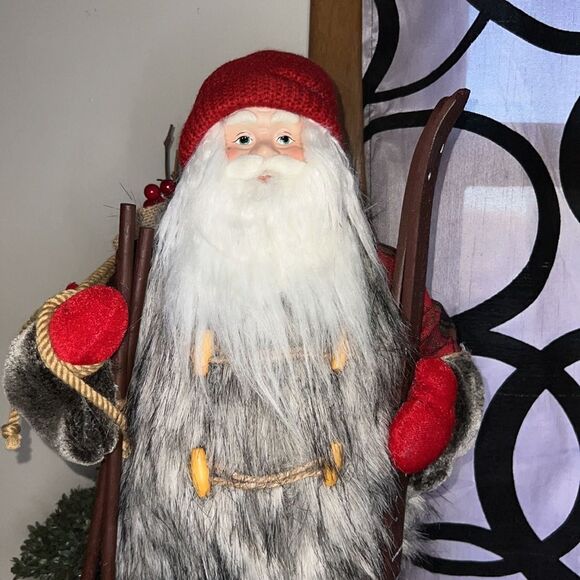 Ellsworth Avenue decorative skiing, Santa Claus with porcelain face - Picture 3 of 16